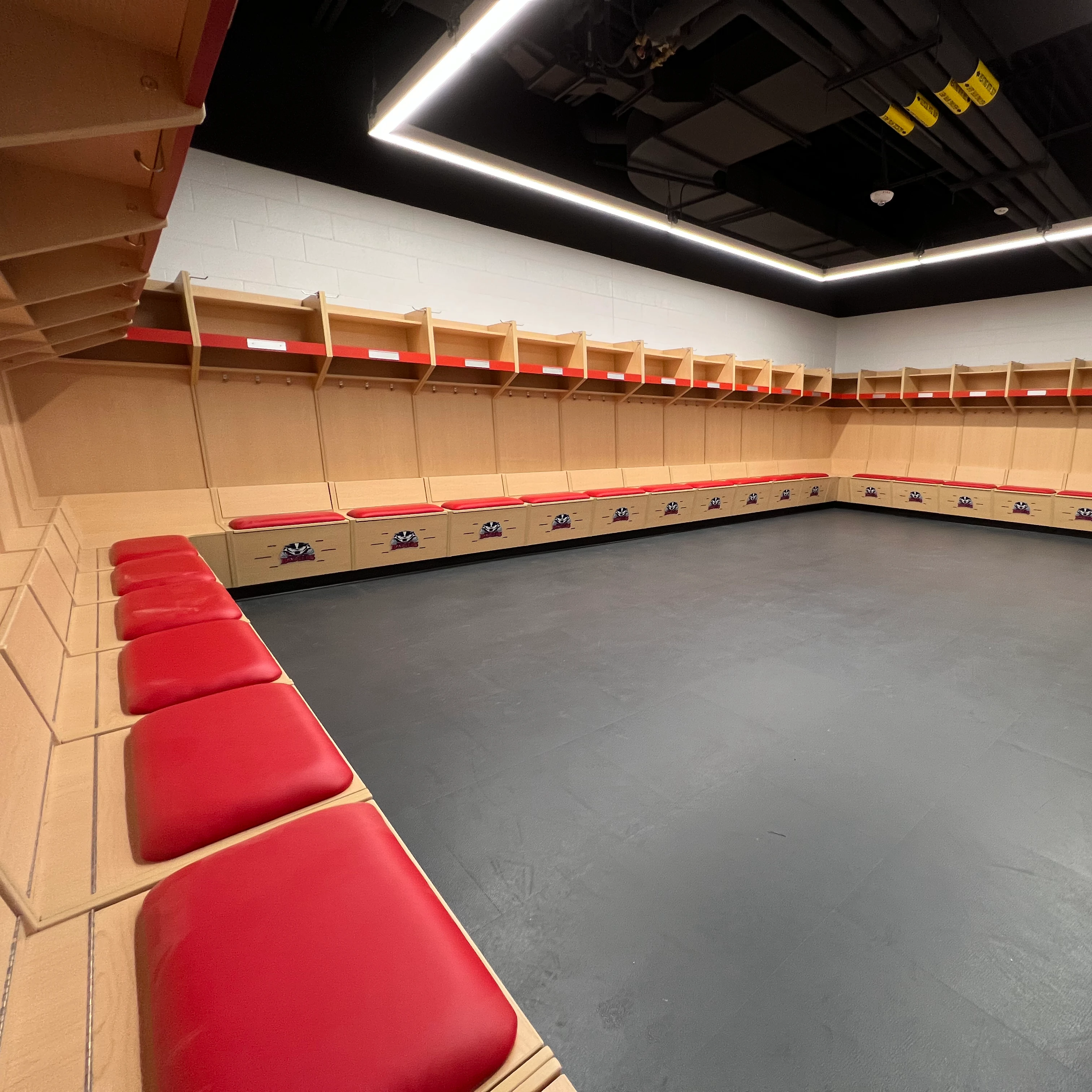 x200 Complete PRO Hockey Locker at xHockeyProducts.ca Canada