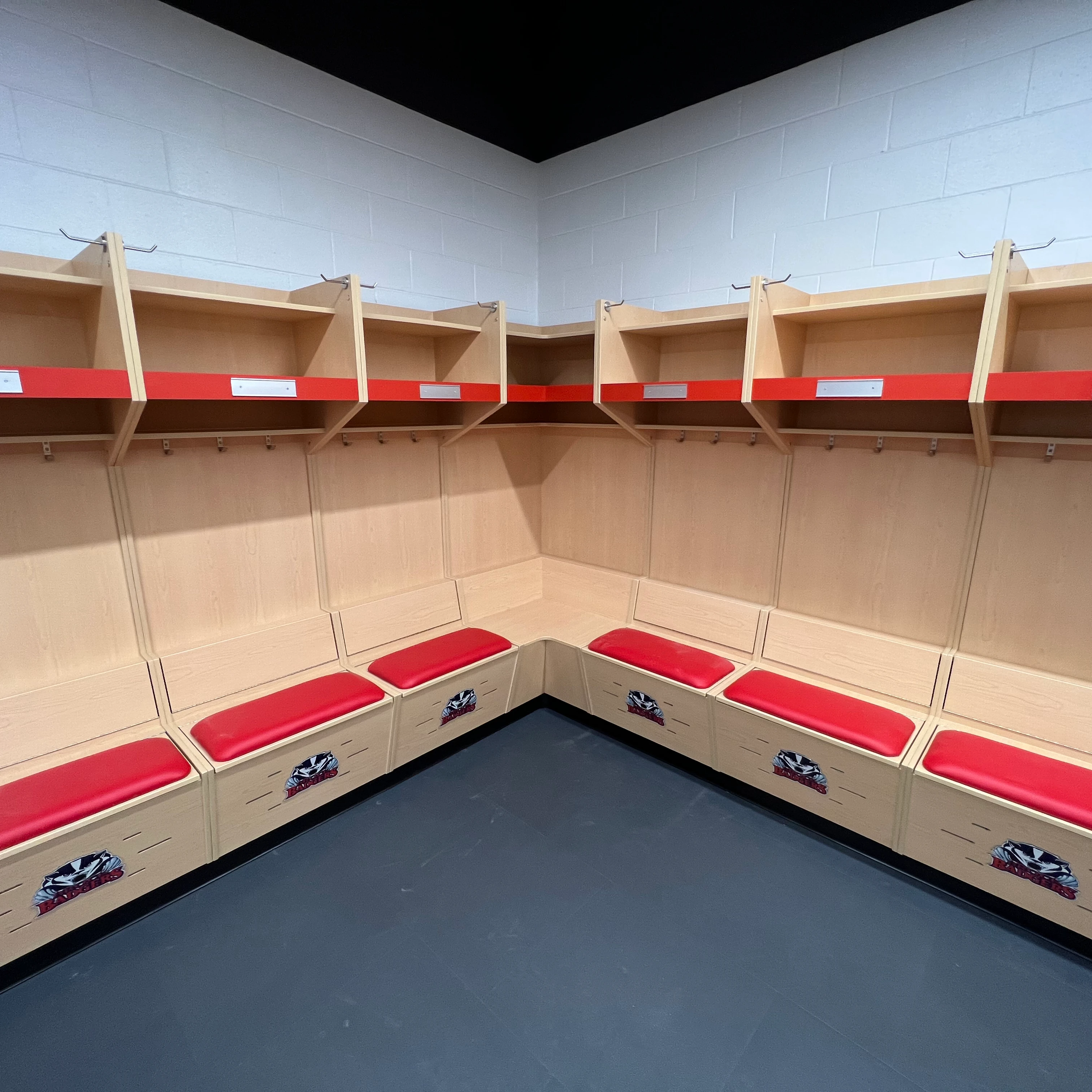 x200 Complete PRO Hockey Locker at xHockeyProducts.ca Canada