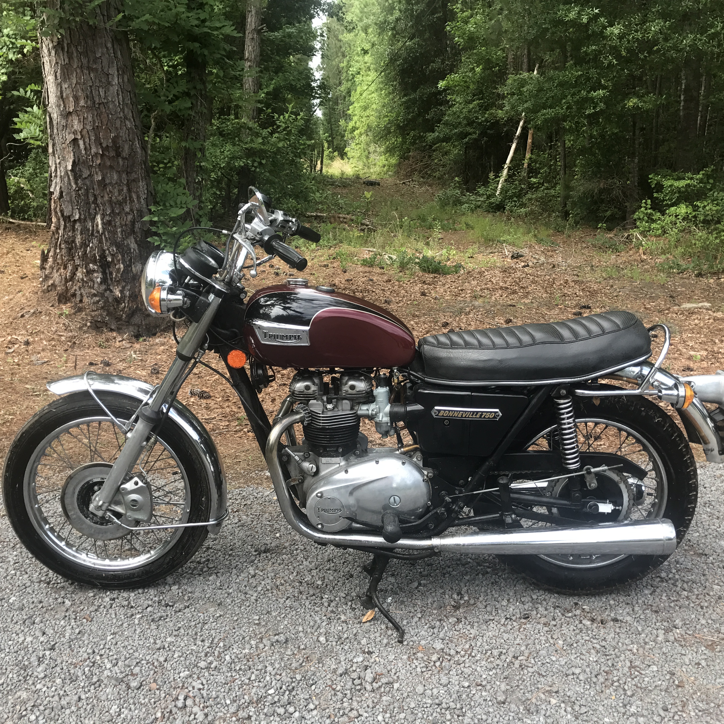 Classic British Motorcycles For Sale - 1973 Triumph T140 750cc Restored