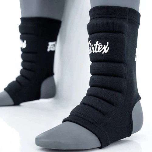 Fairtex AS2 Padded Ankle Support – Extra Cushioning for Muay Thai, Kickboxing – Shock-Reducing Design, Breathable High-Quality Fabric – Sleek Black