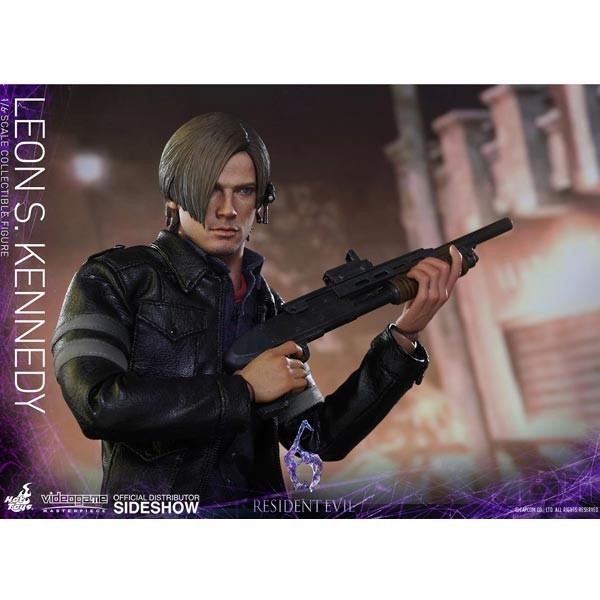 Monkey Depot - Boxed Figure: Hot Toys Resident Evil 6 - Leon S