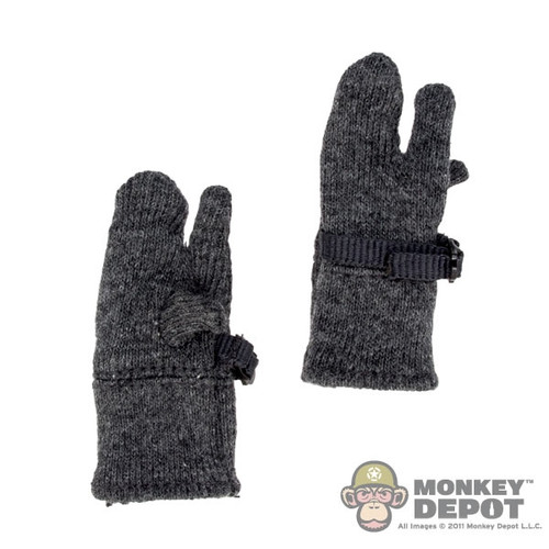 Gloves: DiD Knitted Mittens