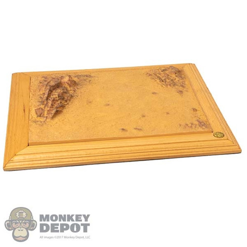Display: DiD Wooden Platform w/Desert Ground