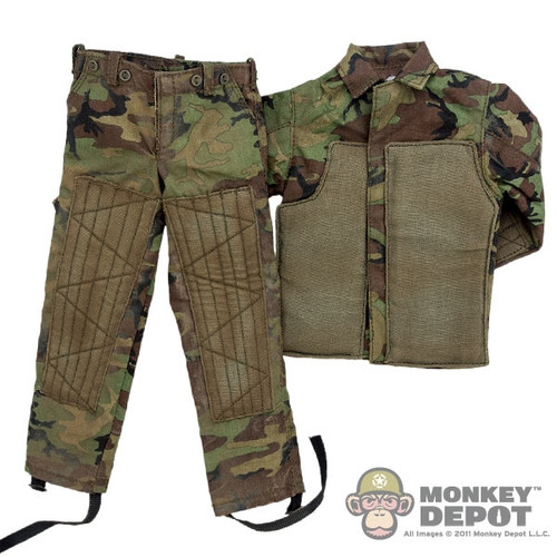 Uniform: DamToys Padded Uniform w/Ghillie Suit