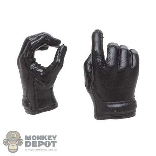 Hands: Flagset Female Brown Molded Weapon Hands (Right Trigger)