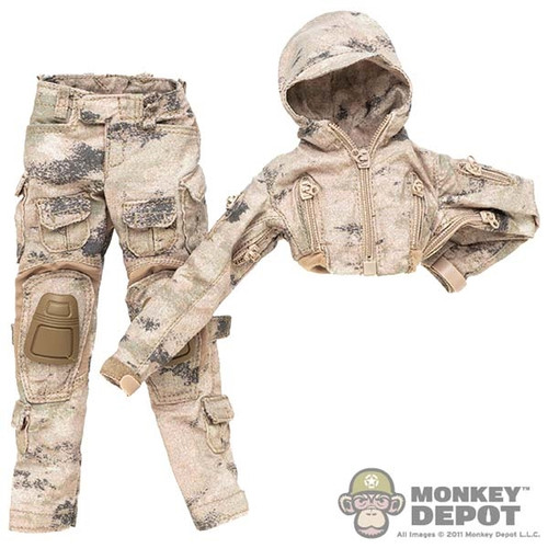 Uniform: Flagset Female Chinese Desert Camo Uniform