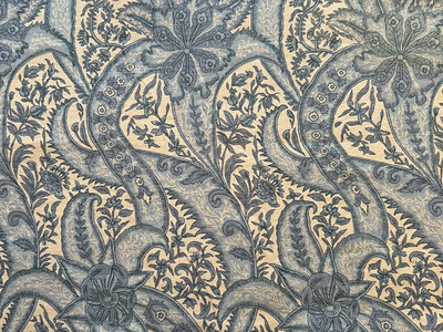 Printed Linen is made from flax fibers, making it completely natural and biodegradable.
It is lightweight yet strong, often lasting longer than cotton.
Linen is breathable, keeping the body cool even in hot weather.
It naturally resists bacteria and mold.
Common uses include apparel like shirts, dresses, and suits; home goods such as bed sheets, tablecloths, curtains, and towels, shop now.
Shop now and learn more about high-quality printed linen fabric for clothing and home décor at Fabric Fabric.