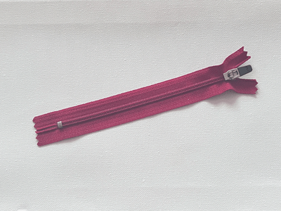 5.5'' Zipper Red