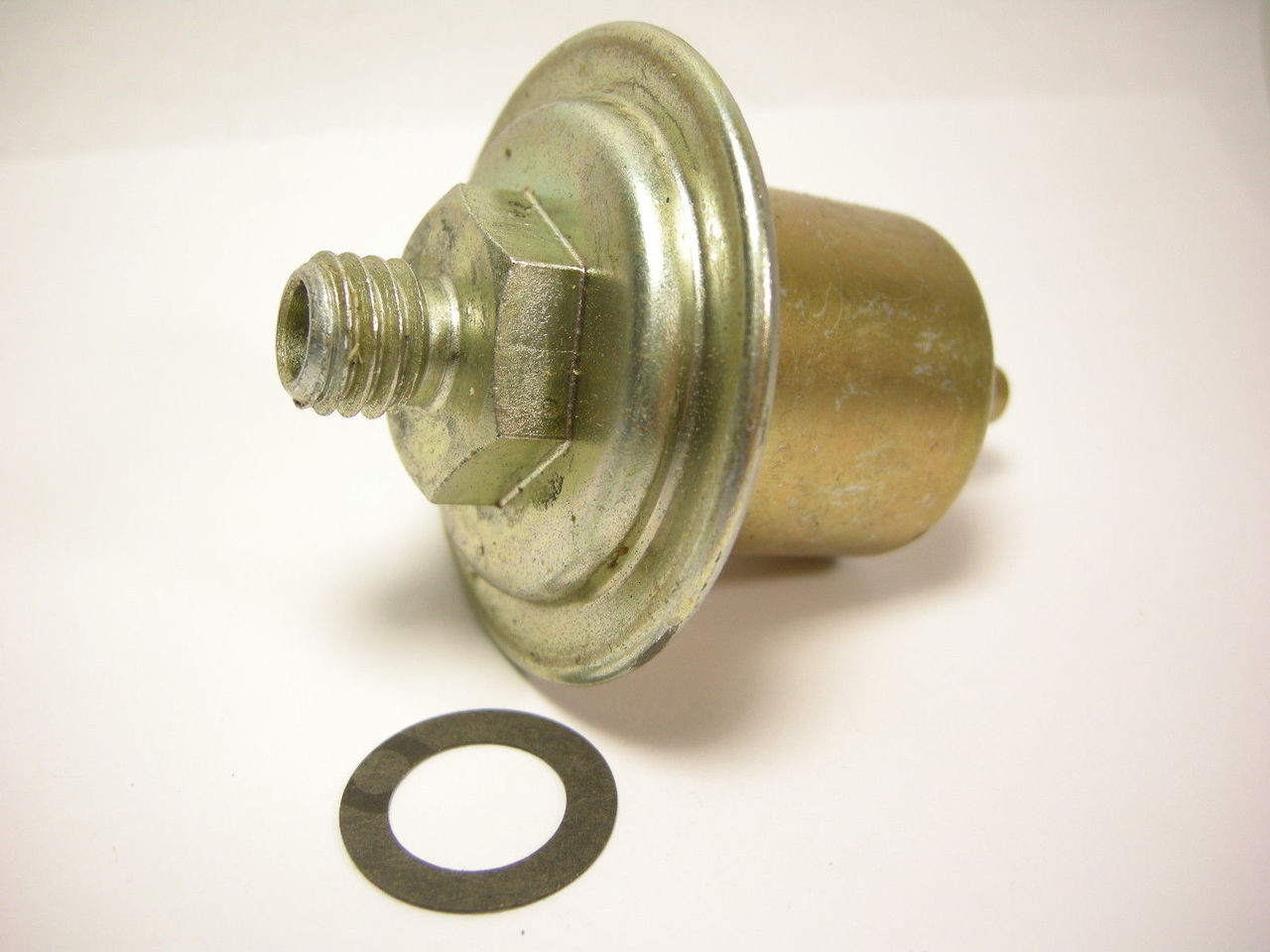 Chevrolet transmission vacuum modulator