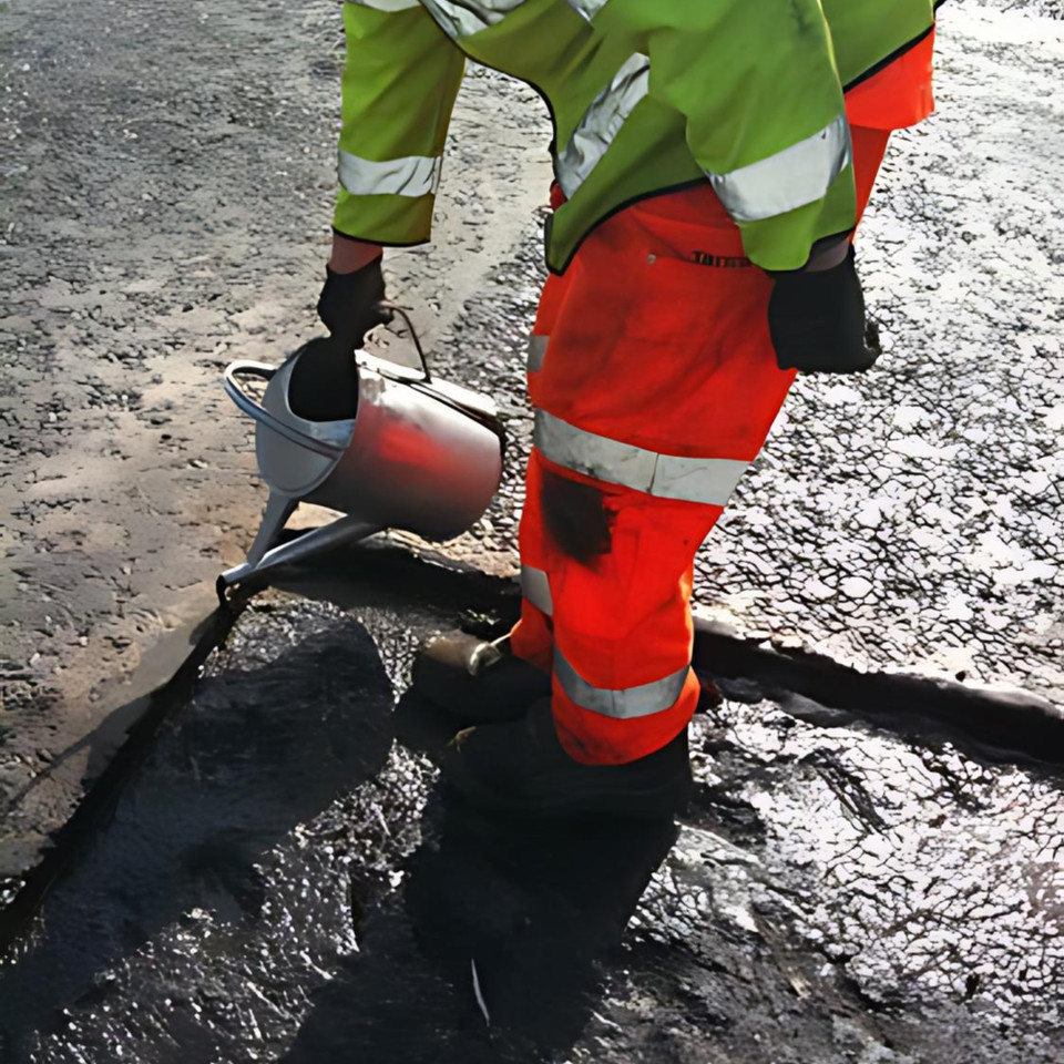 RSM Hot Pour R5 Pen Bitumen - Red Stag Materials