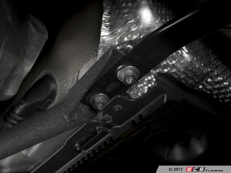 ECS Tuning Rear Chassis Brace Set Mk7 Golf Awesome GTI Volkswagen