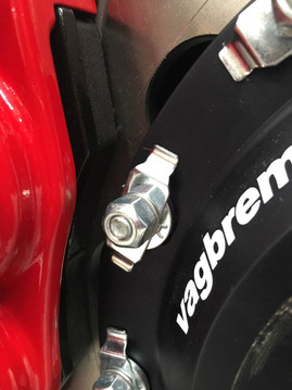 Showing pad contact at the inner disc surface