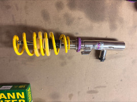KW DDC -Plug & Play- Coilovers - Golf Mk8 and Mk8.5 'R' - PAINT DEFECT