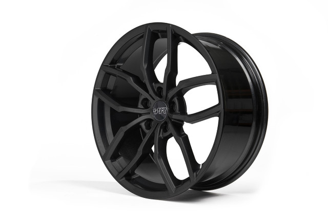 RacingLine R360 - Gloss Black - Image for Ilustration purposes only. 
See 'on Car' images for example of the actual finish.