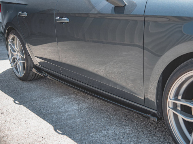 Maxton Design Gloss Black Side Skirts Splitters V4 Seat Leon Cupra/ Fr Mk3 Facelift (2017-2019)