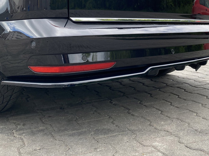 Maxton Design Gloss Black Central Rear Splitter (W/ Vertical Bars) Volkswagen Caddy Mk4 (2015-2020)