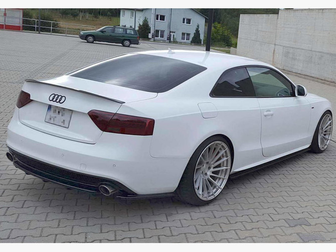 Maxton Design Central Rear Splitter (Vertical Bars) Audi A5 S-line 8T FL Coupe / Sportback - Textured