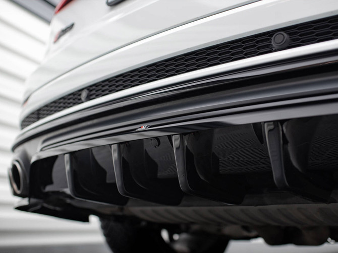 Maxton Design Central Rear Splitter (Vertical Bars) V.2 Audi SQ8 Mk1