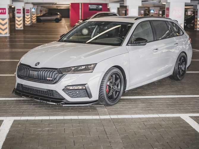 Maxton Design Front Splitter V3 Skoda Octavia RS MK4 (2020-) - Carbon Look