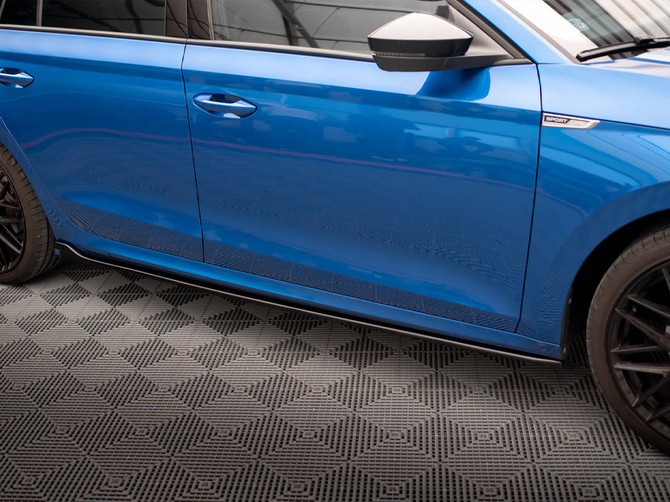 Maxton Design Side Skirts Diffusers V.1 Skoda Octavia Mk4 - Carbon Look