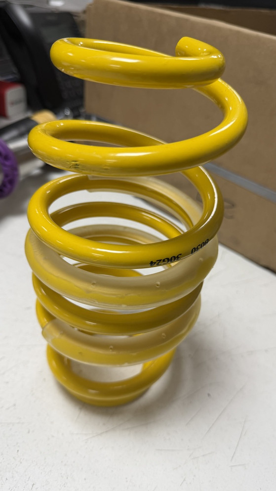 KW DDC -Plug & Play- Coilovers - Golf Mk8 and Mk8.5 'R' - SLIGHT DAMAGE