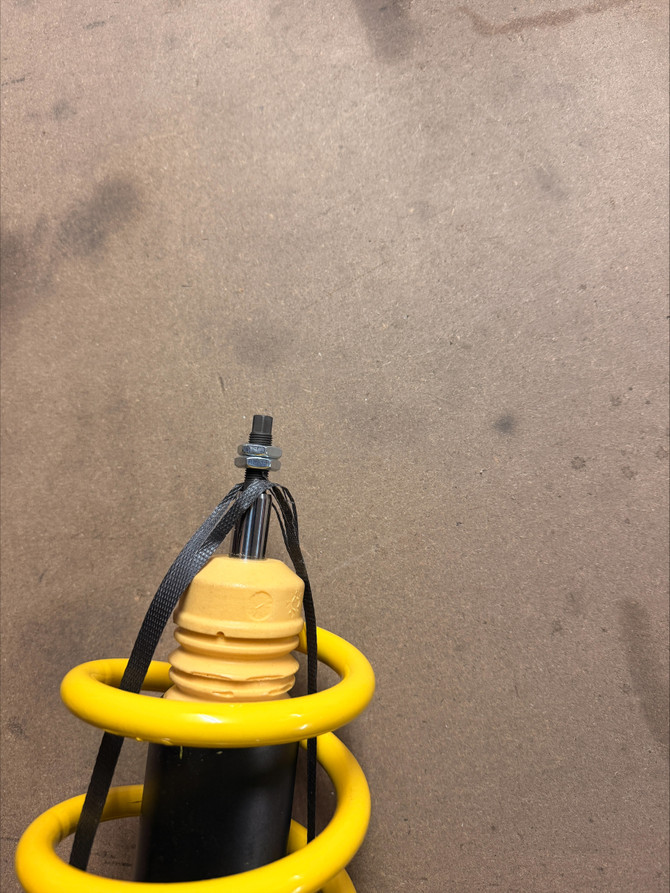 KW DDC -Plug & Play- Coilovers - Golf Mk8 and Mk8.5 'R' - PAINT DEFECT