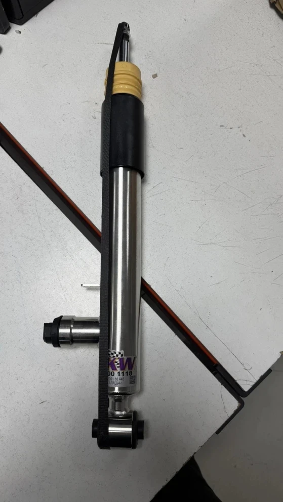 KW DDC -Plug & Play- Coilovers - Golf Mk8 and Mk8.5 'R' - PAINT DEFECT