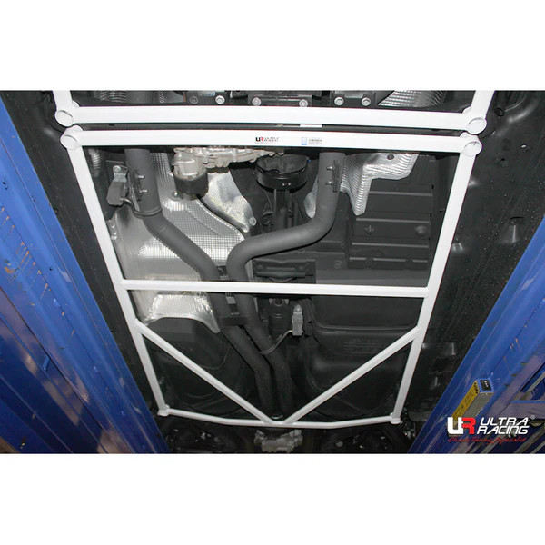 Ultra Racing Mid Lower Brace - Q7 4.2 TDI 2008-