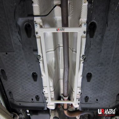 Ultra Racing Mid Lower Brace - Passat (B7) 2.0 TSI 2010-