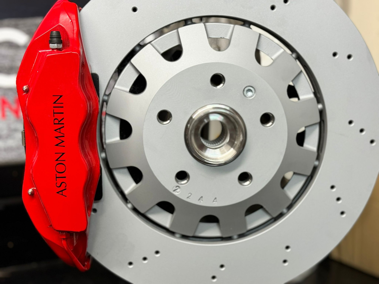 Vagbremtechnic Front Brake Kit - 4 Piston Brembo Caliper - 370x32mm Discs – Red with Aston Martin Logo / Pagid RS29 Race Front Brake Pad Set (E2487RS29) / No