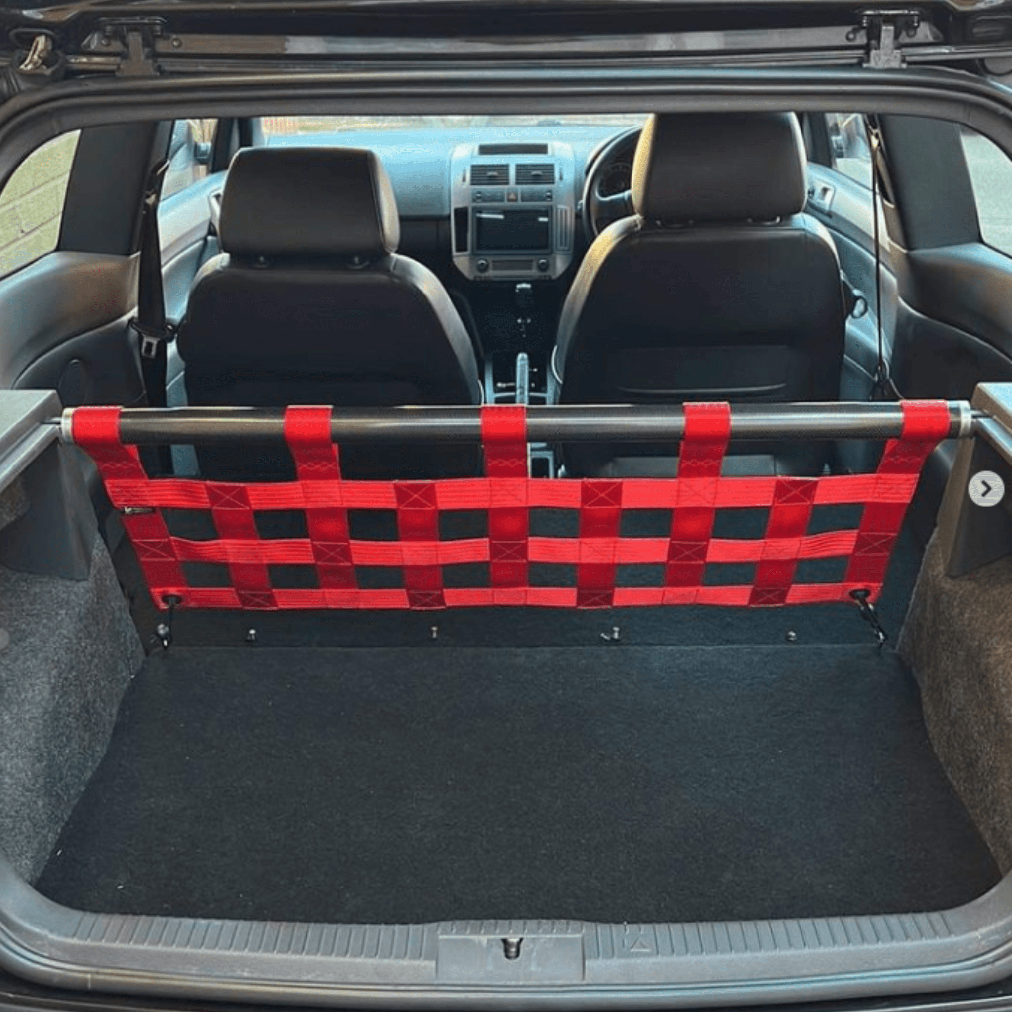 VW Polo Mk4 9N3 GTI Strut bar and Cargo net – White Bar