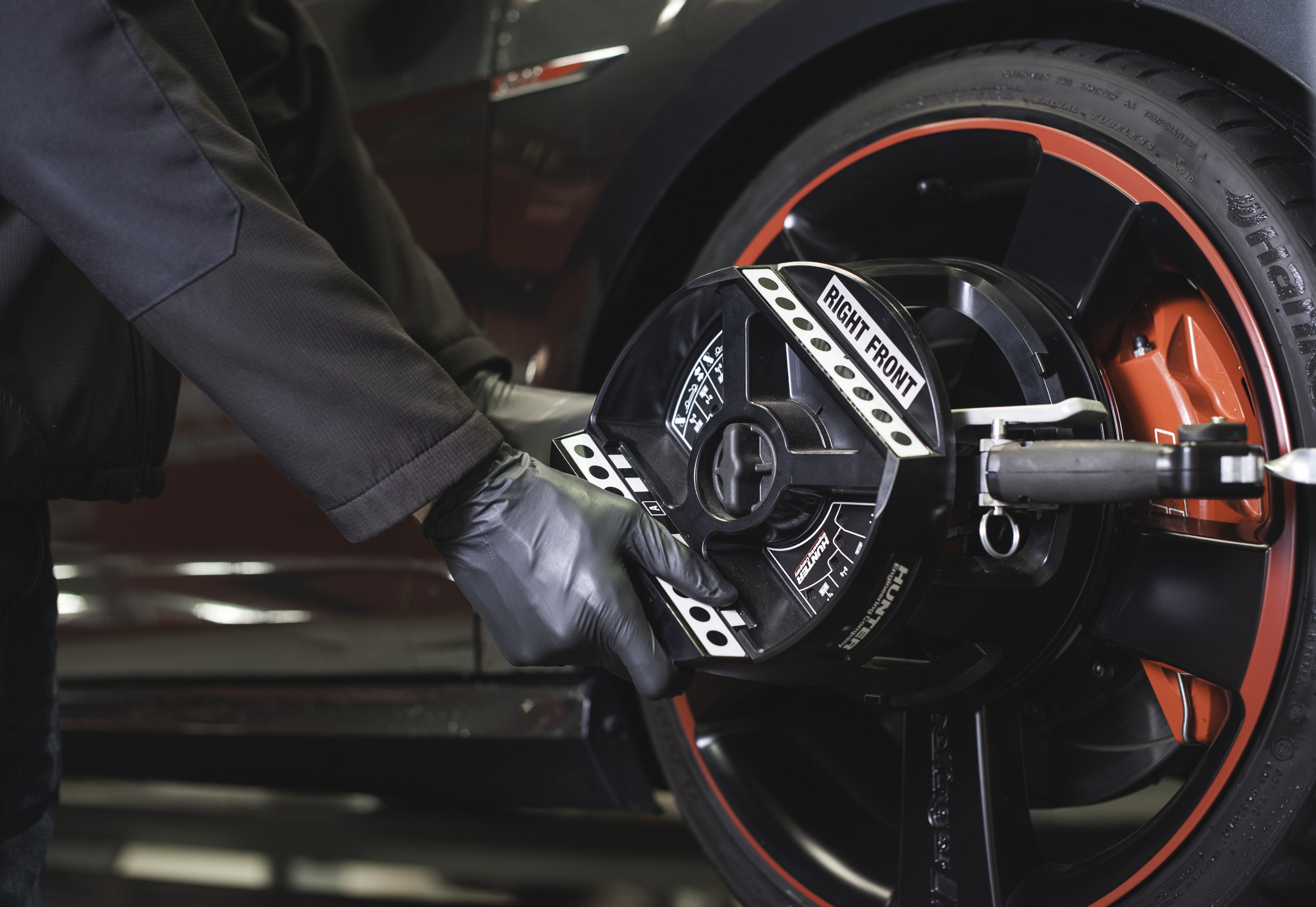 Wheel please. Four Wheel alignment Miller 9010. Сход развал. Car Wheel alignment. Шиномонтажное Hunter.