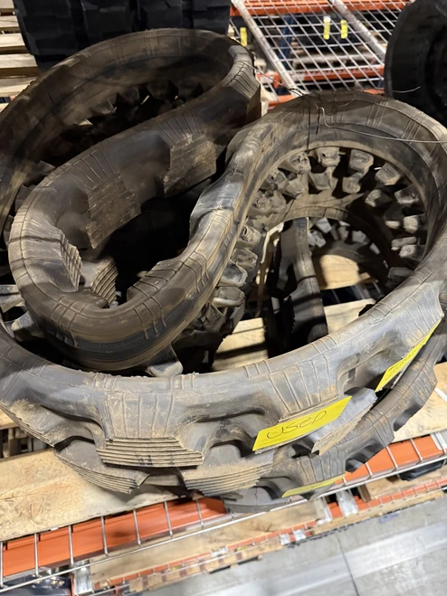 250x72x39 L Lug Discounted Rubber Track - 25091957ST