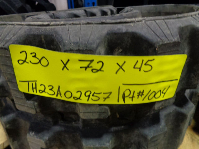 230x72x45 L Lug Discounted Rubber Track