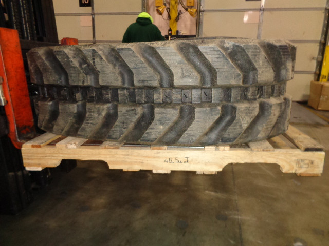 400x72.5Wx72 Discounted Rubber Track - OB21951