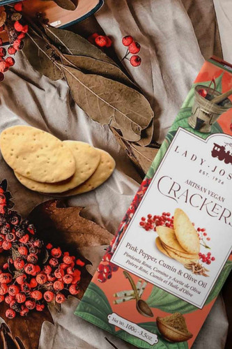 Crackers & Breadsticks