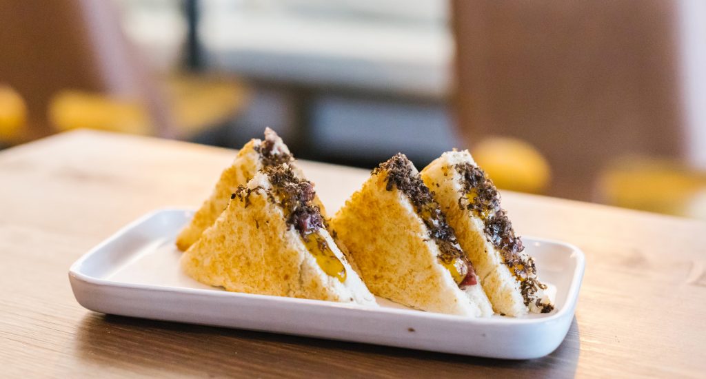 Truffle Sandwich with Iberian Ham Recipe - Bikini trufado con jamón ibérico