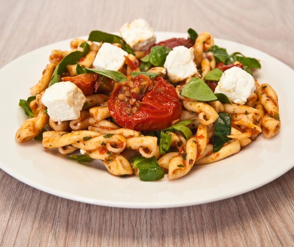Refreshing Vegetarian Pasta Salad with Pesto Rosso recipe