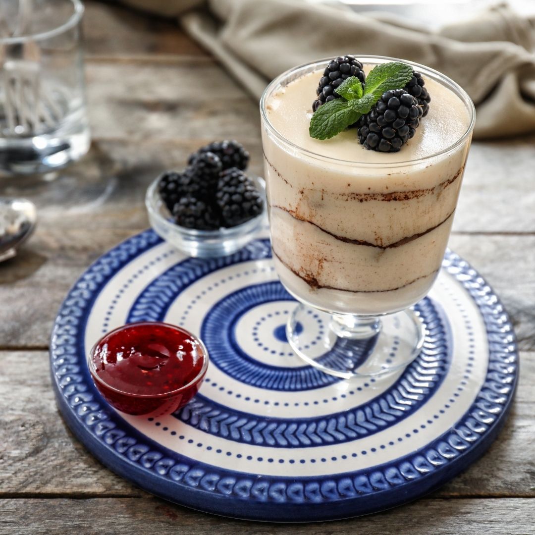 Jam tiramisu with blackberries