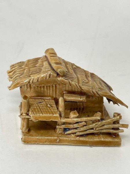 Chinese Figurine - Grass Hut - medium (F-042G)