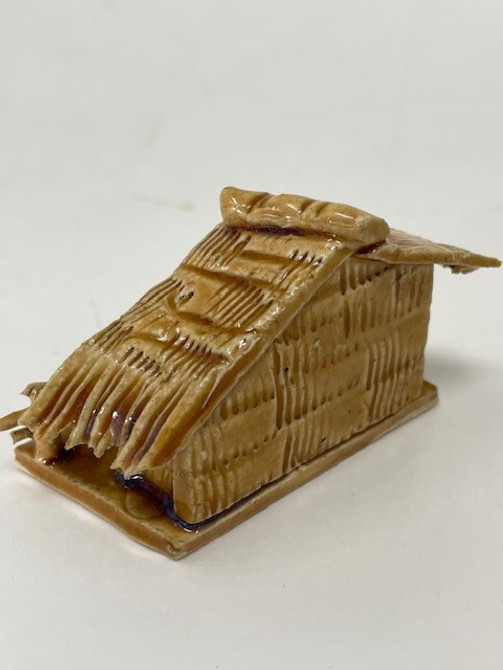 Chinese Figurine - Grass Hut - medium (F-042G)