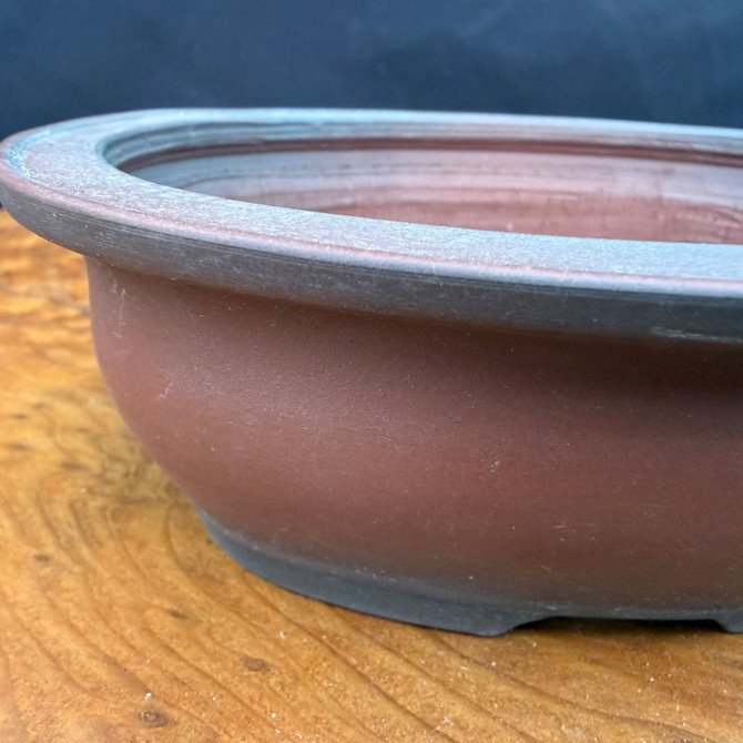 Close-up of rim and side detail on 5.75 inch Bigei Tokoname oval bonsai pot