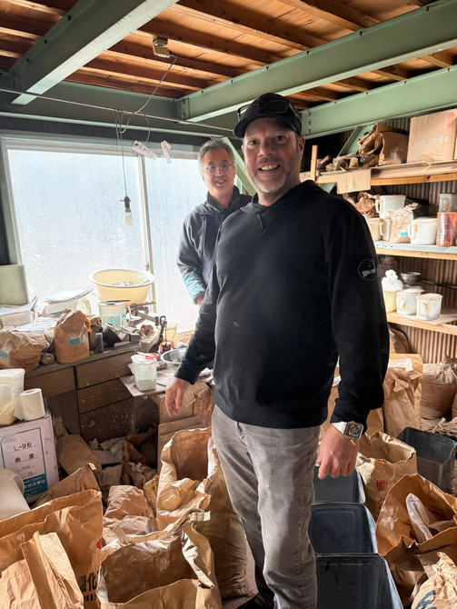 Ashley Carrier visiting Shuho potter Hidemi Kataoka inside the Yoshimura Toen workshop in Tokoname Japan