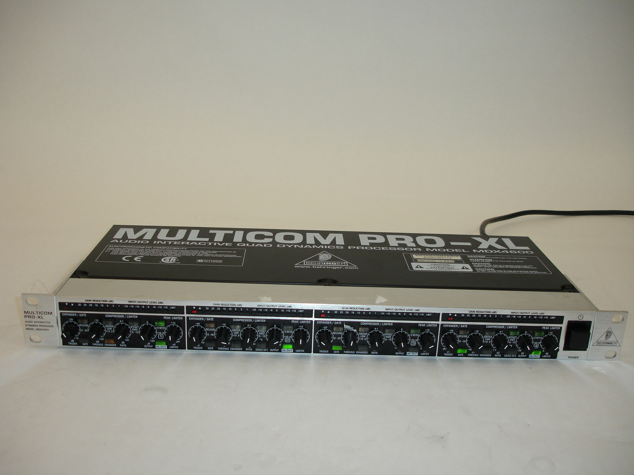 Behringer MULTICOM PRO-XL MDX4600 4-Ch Compressor/Limiter/Gate