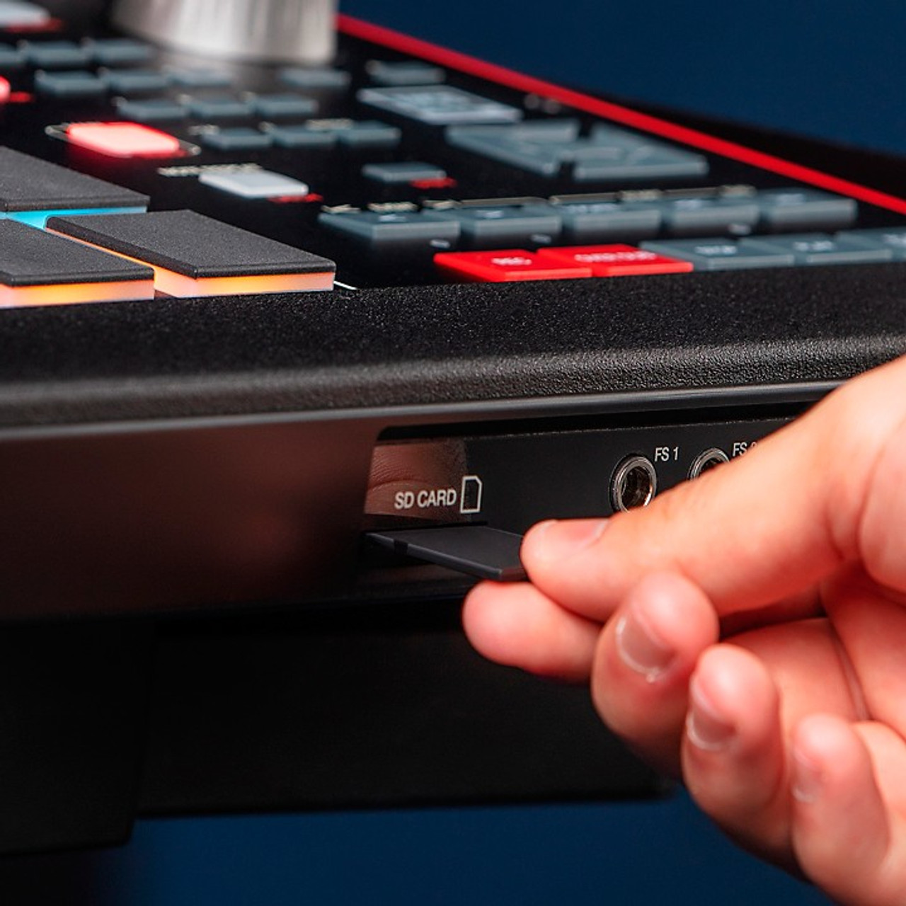 b*j様 AKAI MPC TOUCH MPC Touch Drum Machine Controller with Touch Screen | Akai Pro