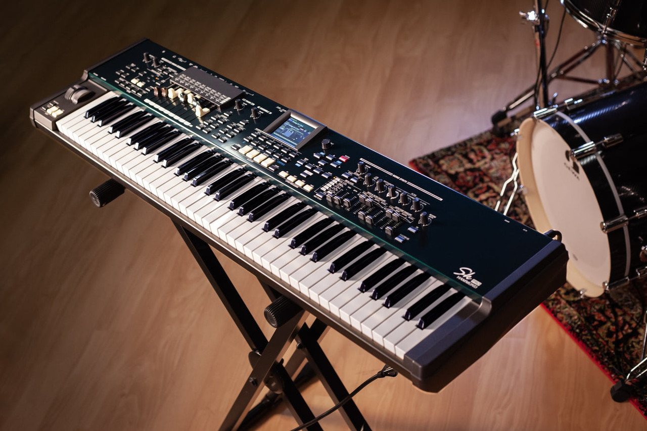 Hammond SK Pro 73-key Keyboard/Organ with 4 Sound Engines - Bill