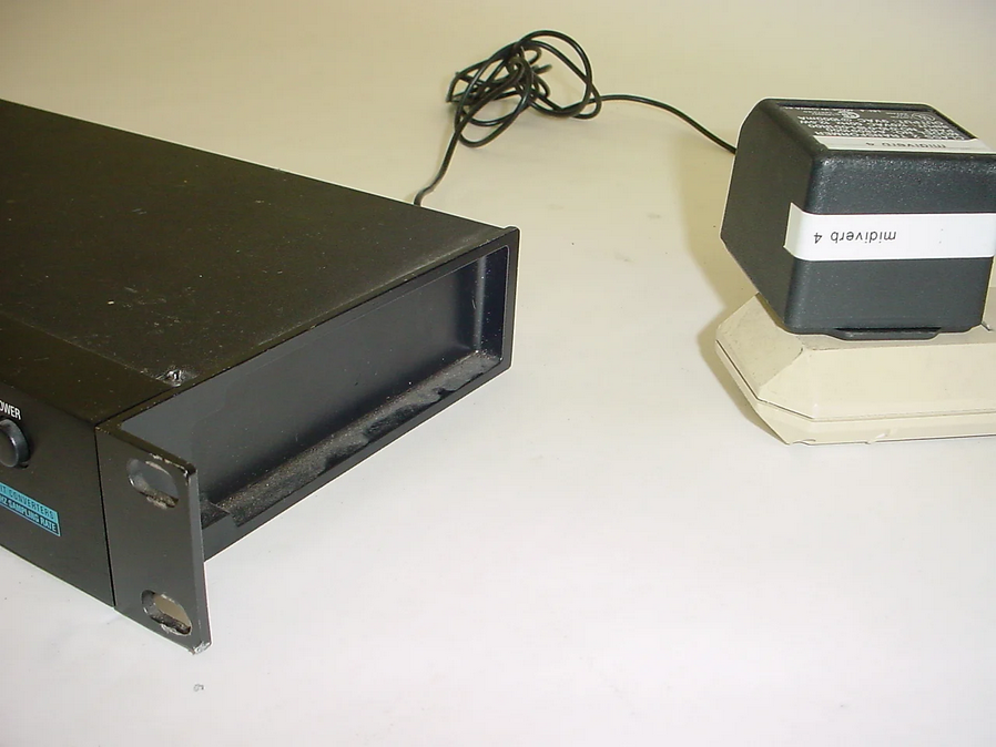 Alesis MidiVerb 4 MIDI Controllable Dual-Channel Multi-Effects