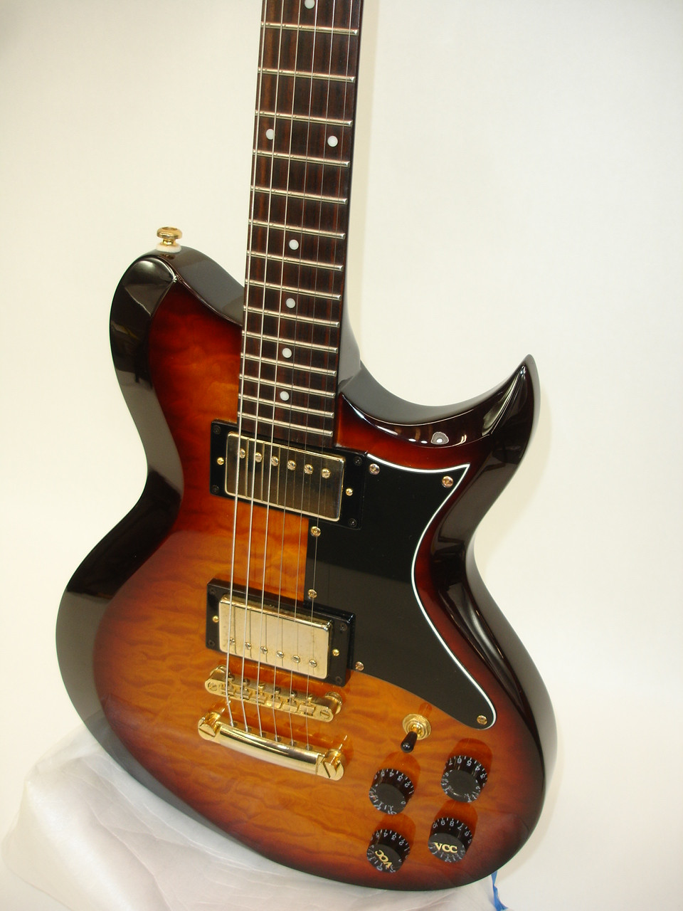 Washburn WI64DL Idol Deluxe Electric Guitar, Vintage
