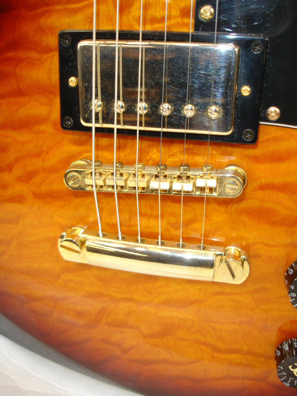 Washburn WI64DL Idol Deluxe Electric Guitar, Vintage Sunburst WI