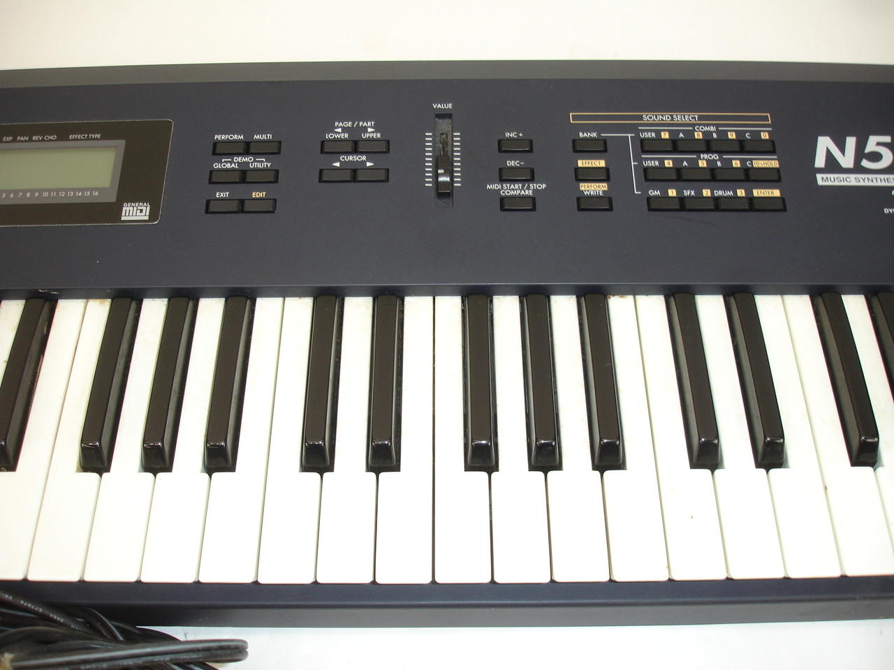 KORG N5EX 61鍵 シンセサイザー Korg N5EX - Lightweight 61 key Synth Workstation w/ Gigbag